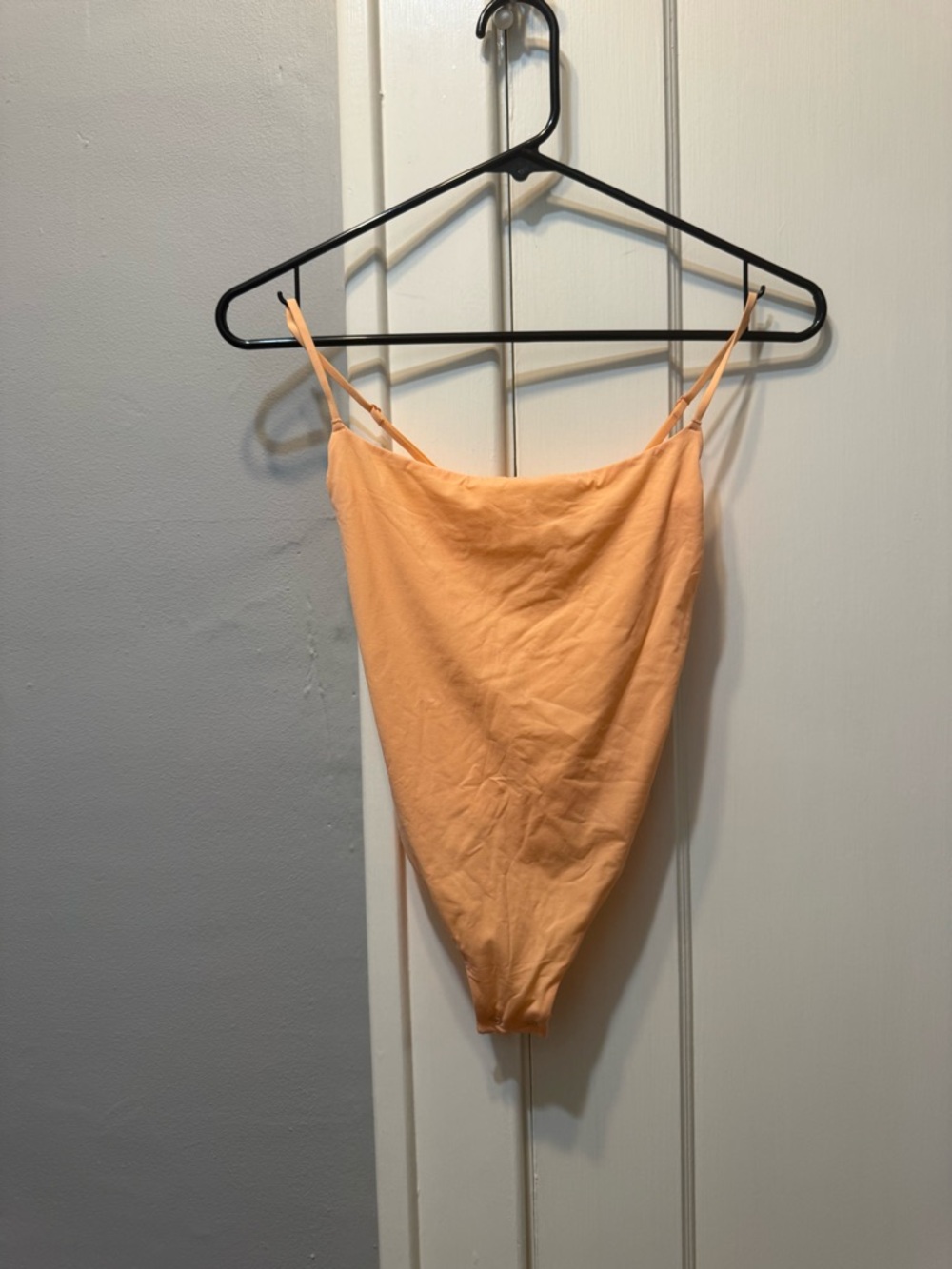 Skims fits everybody cami bodysuit. Thong. Faded nectar.